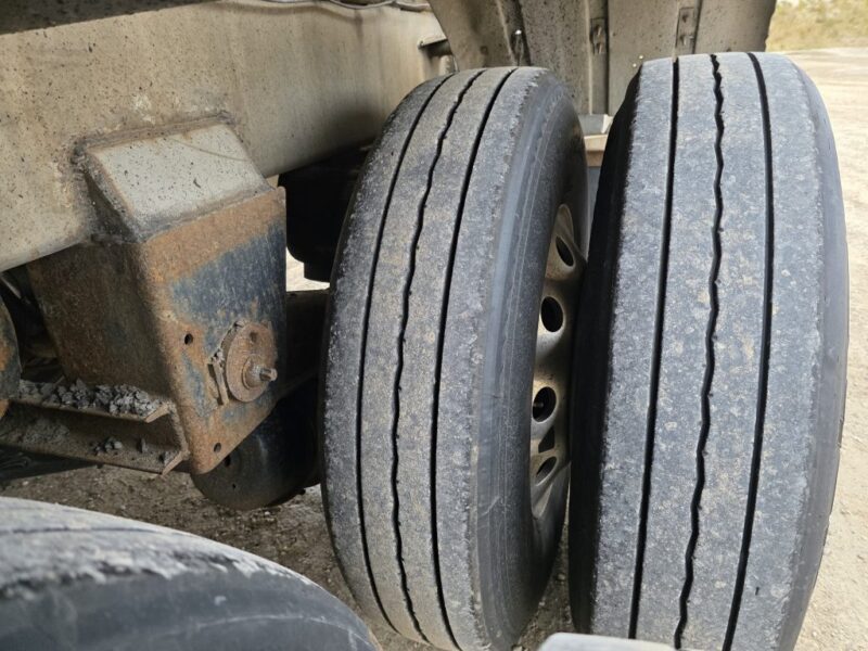 U-4841 1993 Bar-Bel 8000 Gallon Stainless Steel Semi Tanker