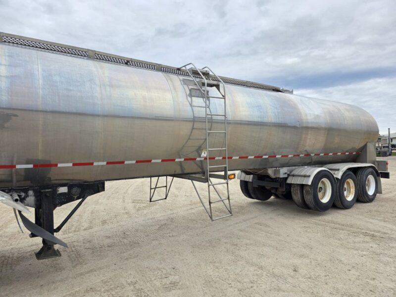 U-4842 1993 Bar-Bel 8000 Gallon Stainless Steel Semi Tanker