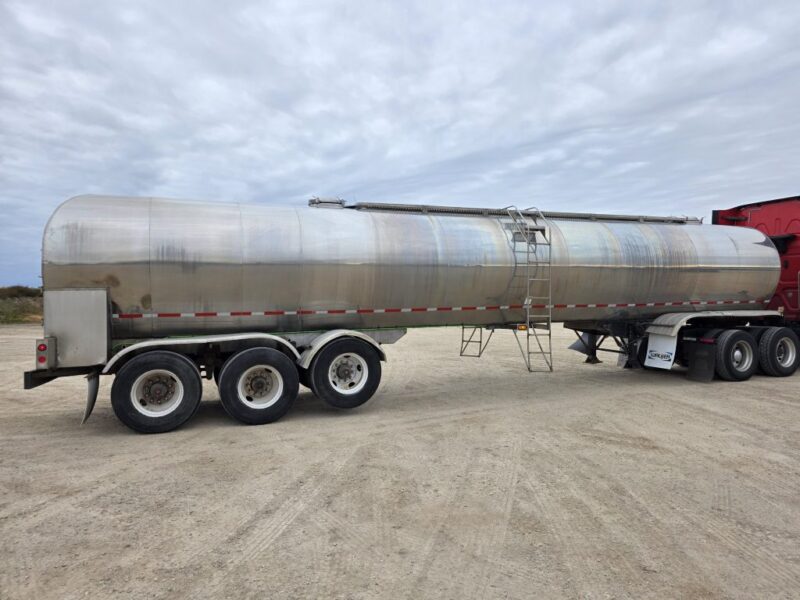 U-4842 1993 Bar-Bel 8000 Gallon Stainless Steel Semi Tanker