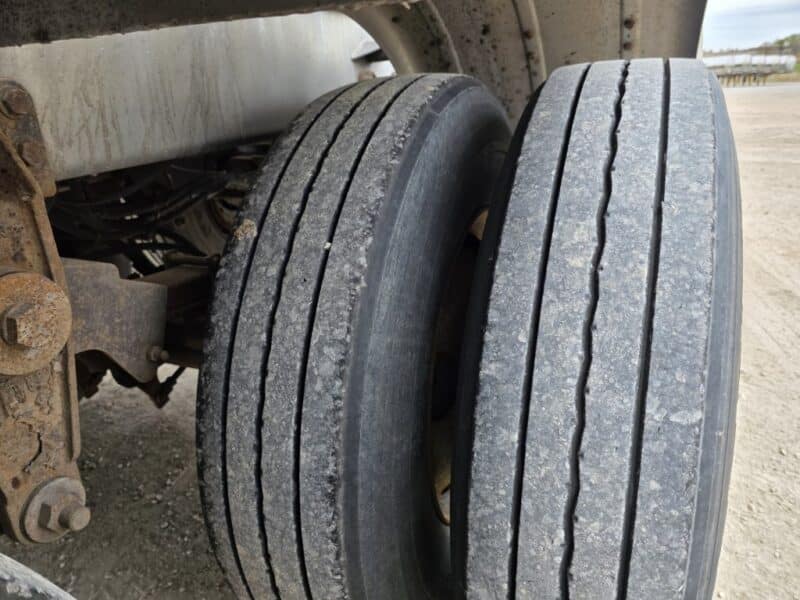 U-4842 1993 Bar-Bel 8000 Gallon Stainless Steel Semi Tanker