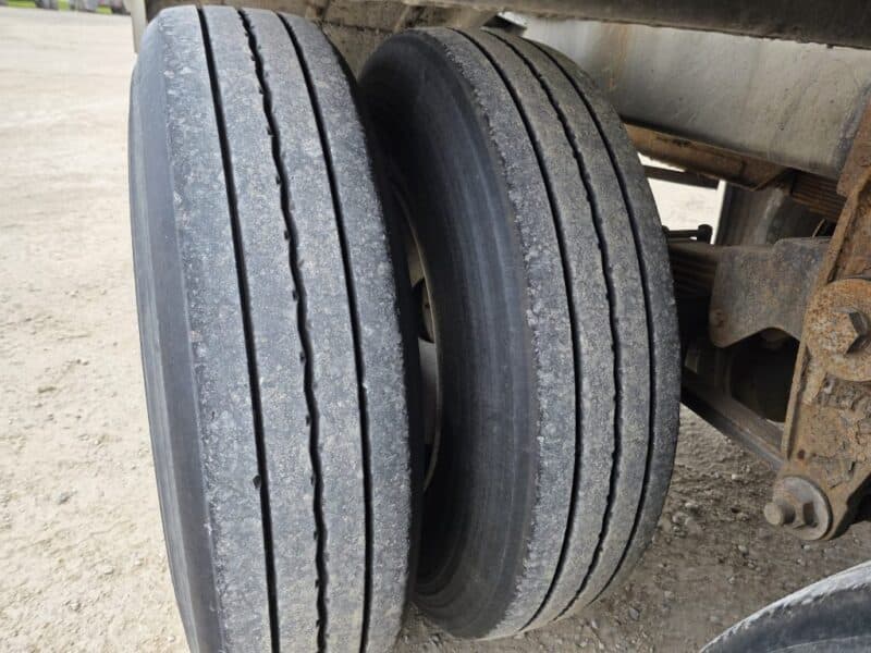 U-4842 1993 Bar-Bel 8000 Gallon Stainless Steel Semi Tanker