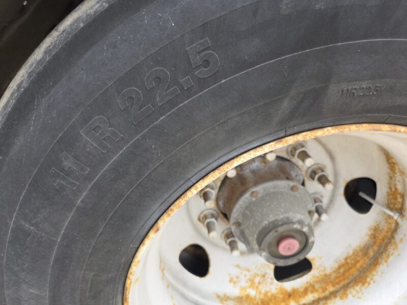 U-4842 1993 Bar-Bel 8000 Gallon Stainless Steel Semi Tanker