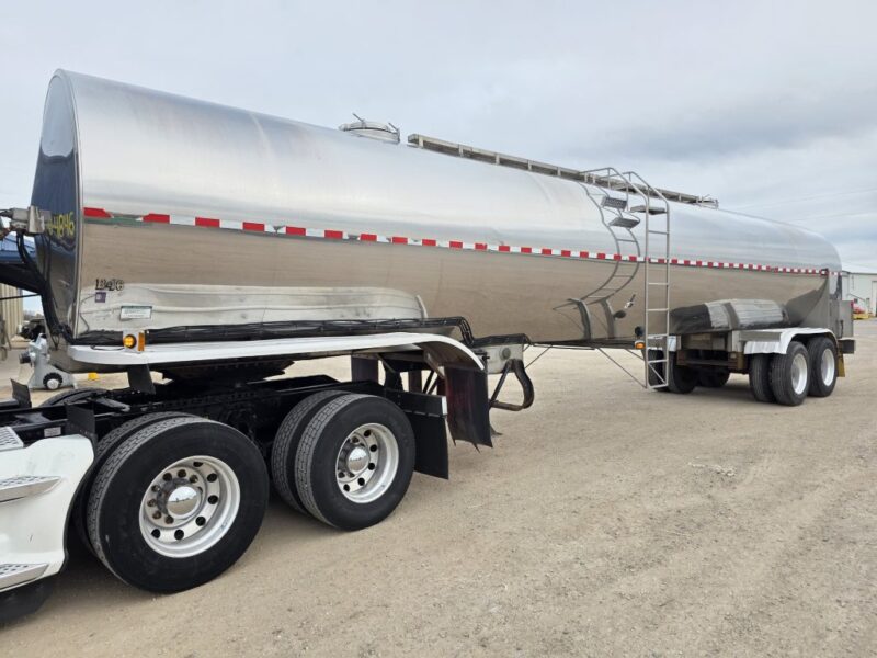 U-4846 1997 Walker 6750 Gallon Stainless Steel Semi Tanker