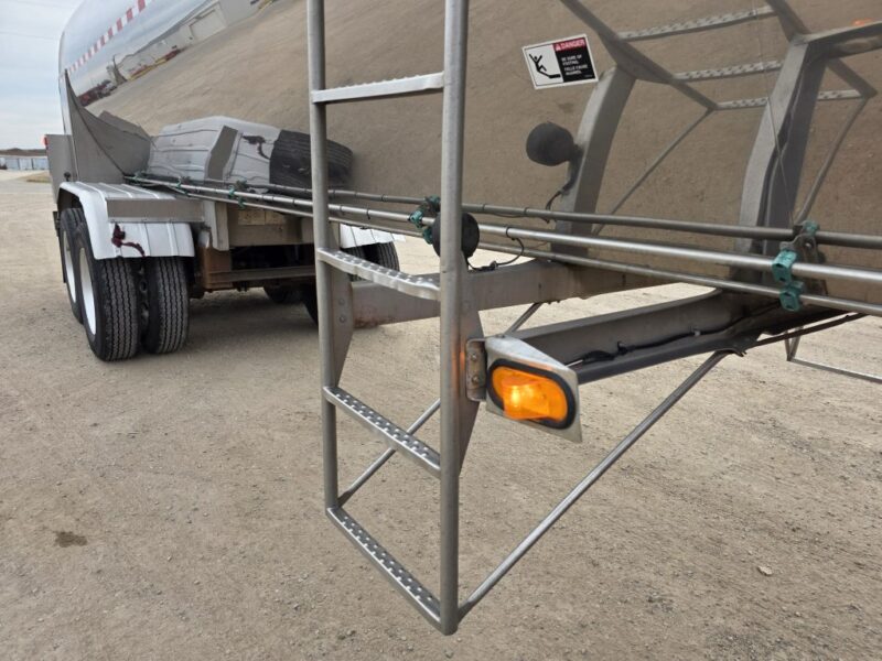 U-4846 1997 Walker 6750 Gallon Stainless Steel Semi Tanker