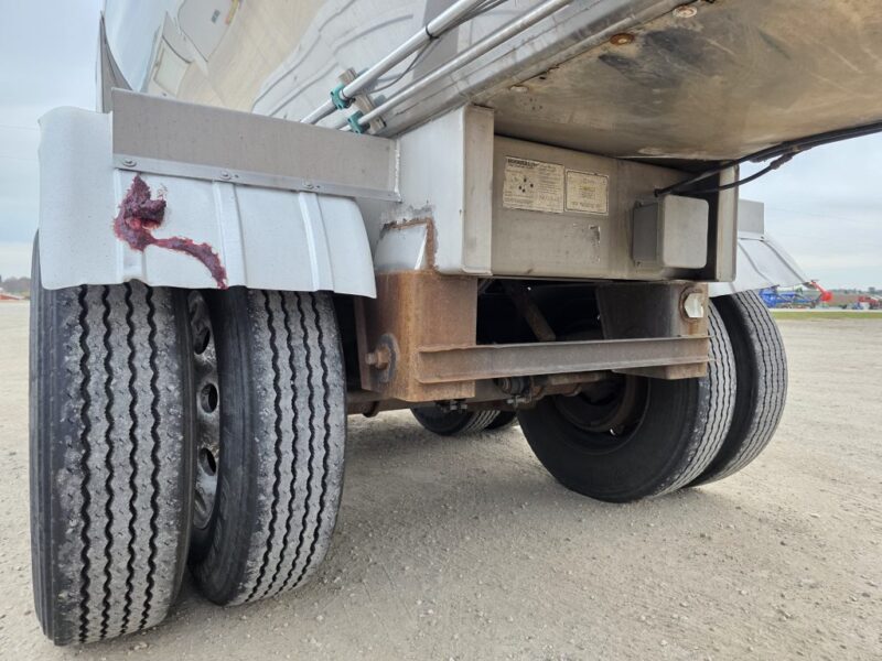 U-4846 1997 Walker 6750 Gallon Stainless Steel Semi Tanker