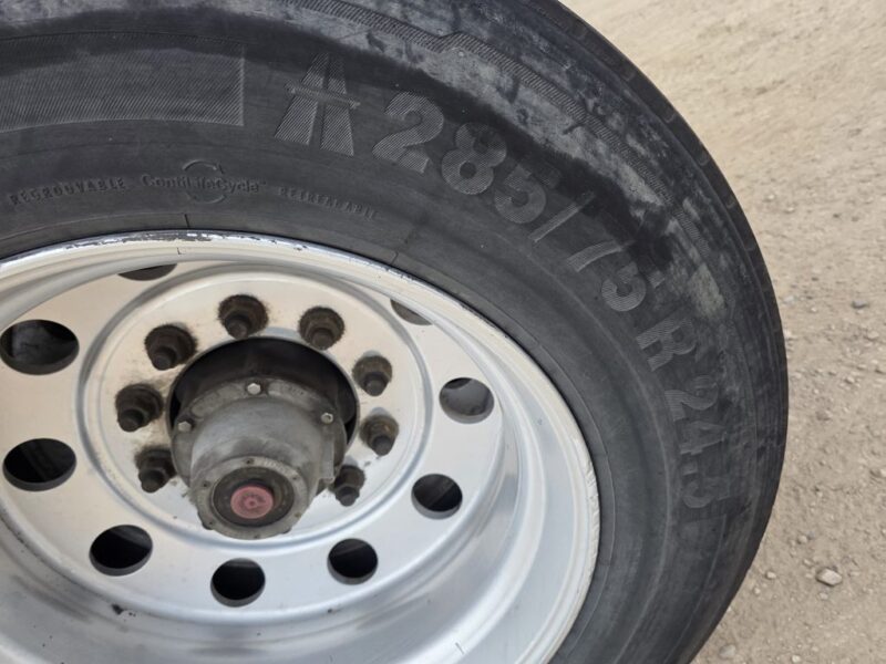 U-4846 1997 Walker 6750 Gallon Stainless Steel Semi Tanker