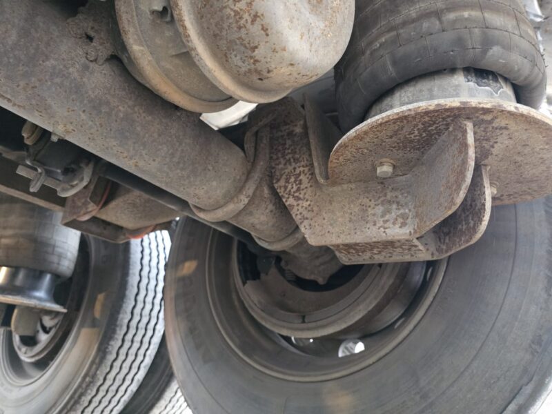 U-4846 1997 Walker 6750 Gallon Stainless Steel Semi Tanker