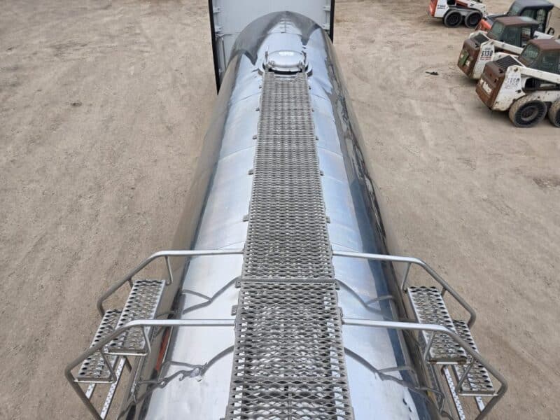 U-4846 1997 Walker 6750 Gallon Stainless Steel Semi Tanker