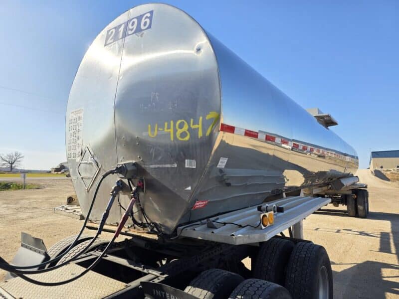 U-4847 1990 Heil 7000 Gallon Stainless Steel Semi Tanker