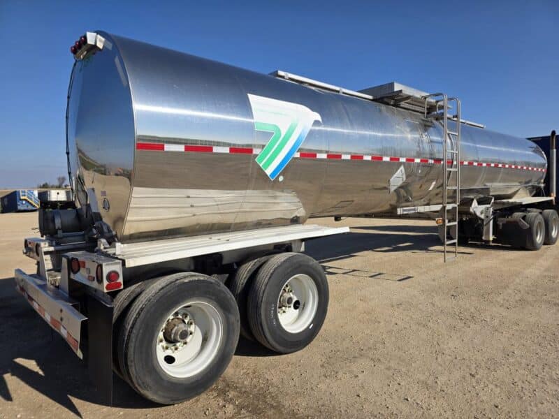 U-4847 1990 Heil 7000 Gallon Stainless Steel Semi Tanker