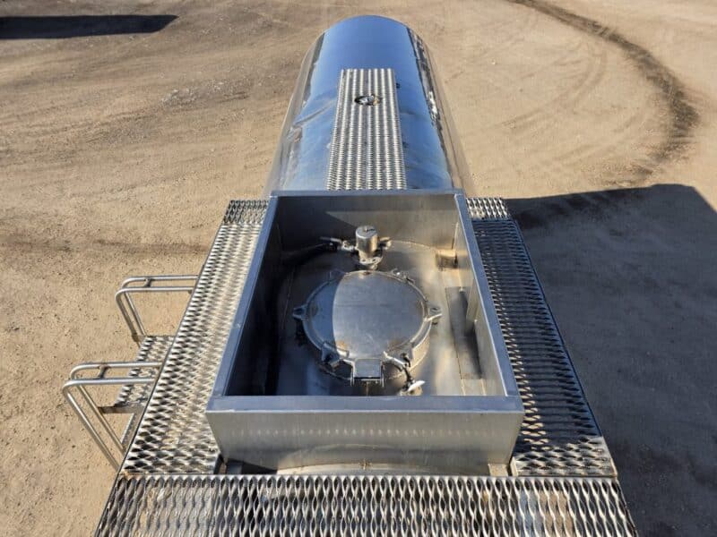 U-4847 1990 Heil 7000 Gallon Stainless Steel Semi Tanker