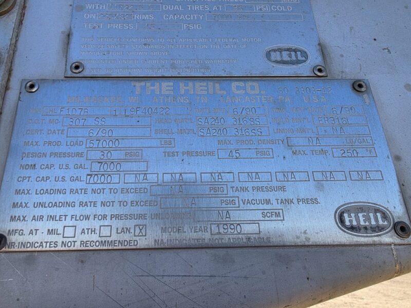 U-4847 1990 Heil 7000 Gallon Stainless Steel Semi Tanker