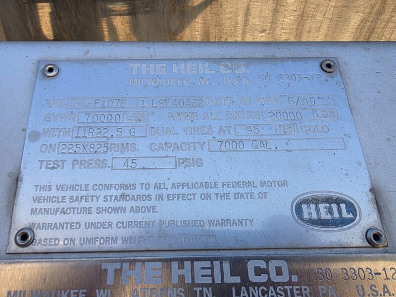 U-4847 1990 Heil 7000 Gallon Stainless Steel Semi Tanker
