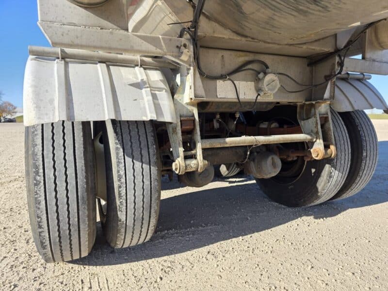 U-4848 1989 Bar-Bel 7000 Gallon Stainless Steel Semi Tanker