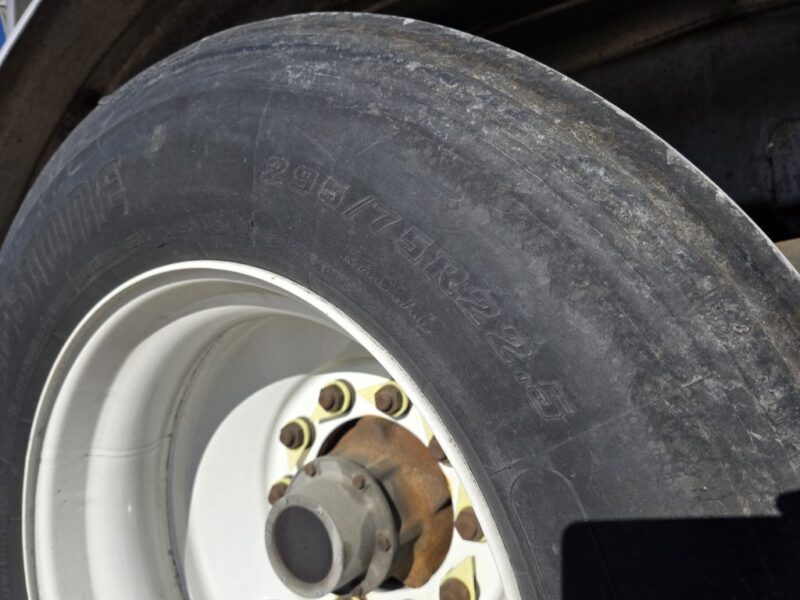 U-4848 1989 Bar-Bel 7000 Gallon Stainless Steel Semi Tanker