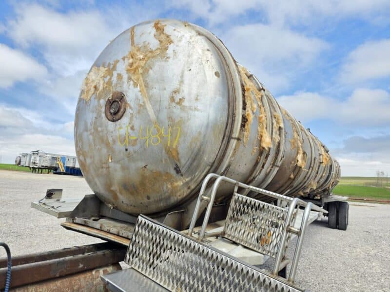 U-4847 1990 Heil 7000 Gallon Stainless Steel Semi Tanker