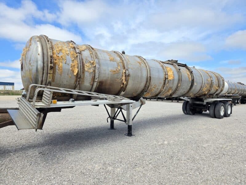 U-4847 1990 Heil 7000 Gallon Stainless Steel Semi Tanker