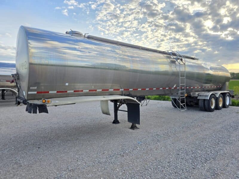 U-4842 1993 Bar-Bel 8000 Gallon Stainless Steel Semi Tanker