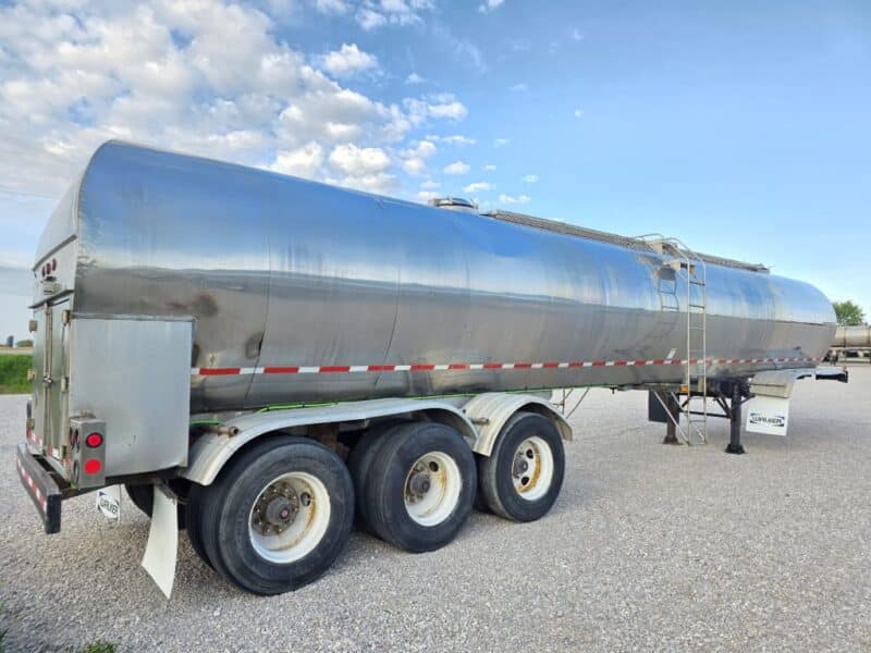 U-4842 1993 Bar-Bel 8000 Gallon Stainless Steel Semi Tanker