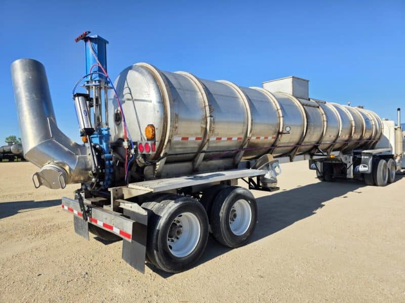 20″ Swivel Tube T-150 1990 Heil 7000 Gallon Stainless Steel Semi Tanker