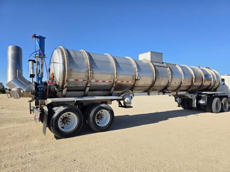 20″ Swivel Tube T-150 1990 Heil 7000 Gallon Stainless Steel Semi Tanker