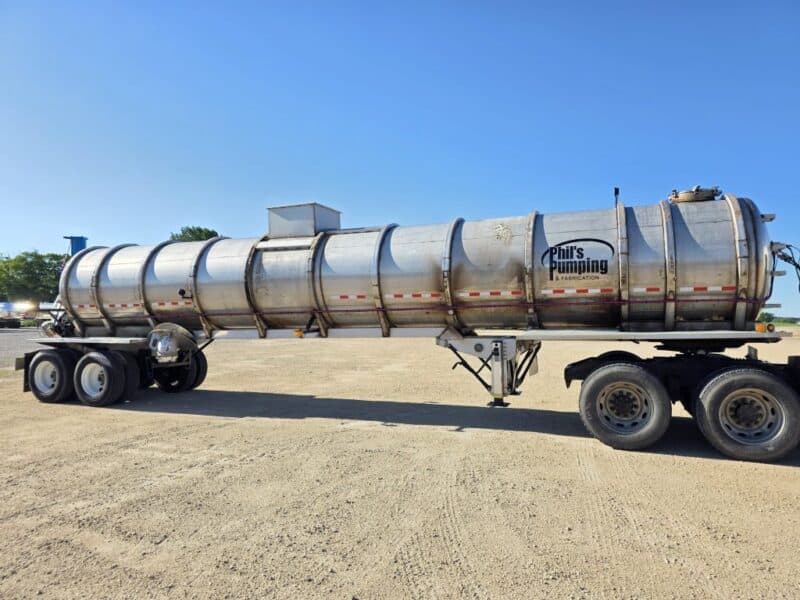 20″ Swivel Tube T-150 1990 Heil 7000 Gallon Stainless Steel Semi Tanker