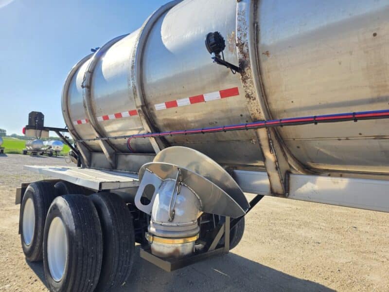 20″ Swivel Tube T-150 1990 Heil 7000 Gallon Stainless Steel Semi Tanker