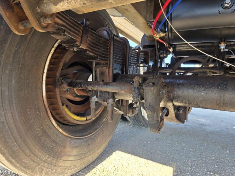 20″ Swivel Tube T-150 1990 Heil 7000 Gallon Stainless Steel Semi Tanker