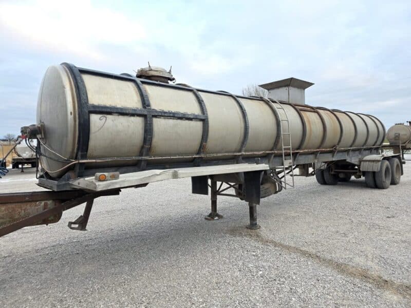 U-4854 1981 Brenner 6500 Gallon Stainless Steel Semi Tanker