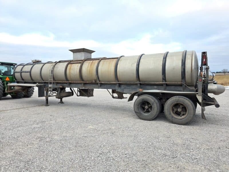 U-4854 1981 Brenner 6500 Gallon Stainless Steel Semi Tanker