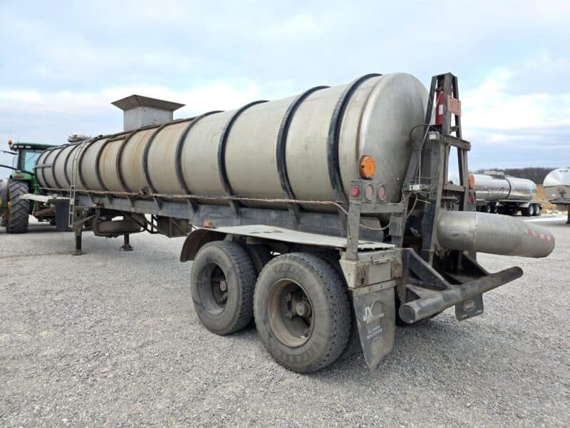 U-4854 1981 Brenner 6500 Gallon Stainless Steel Semi Tanker