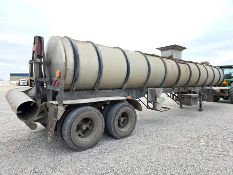 U-4854 1981 Brenner 6500 Gallon Stainless Steel Semi Tanker