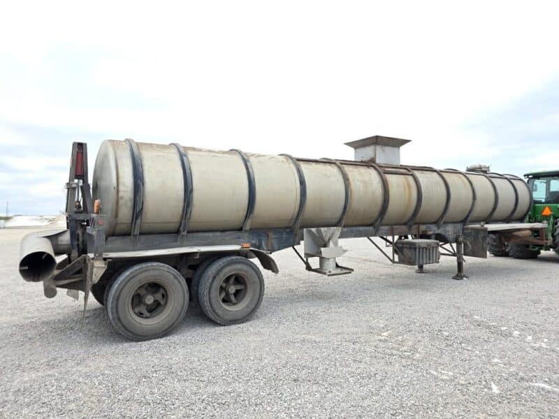 U-4854 1981 Brenner 6500 Gallon Stainless Steel Semi Tanker