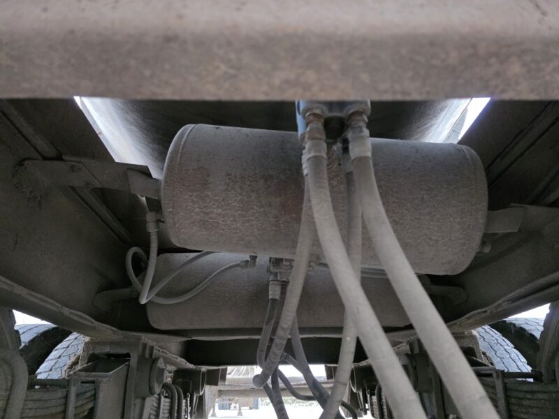 U-4854 1981 Brenner 6500 Gallon Stainless Steel Semi Tanker