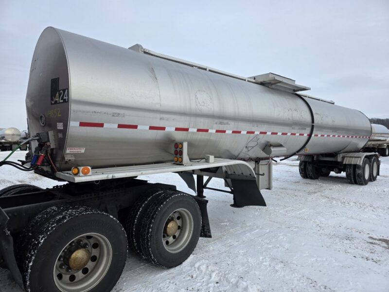 U-4852 1998 Polar 7000 Gallon Stainless Steel Semi Tanker