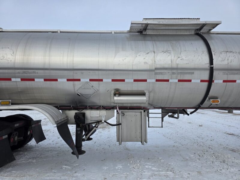 U-4852 1998 Polar 7000 Gallon Stainless Steel Semi Tanker