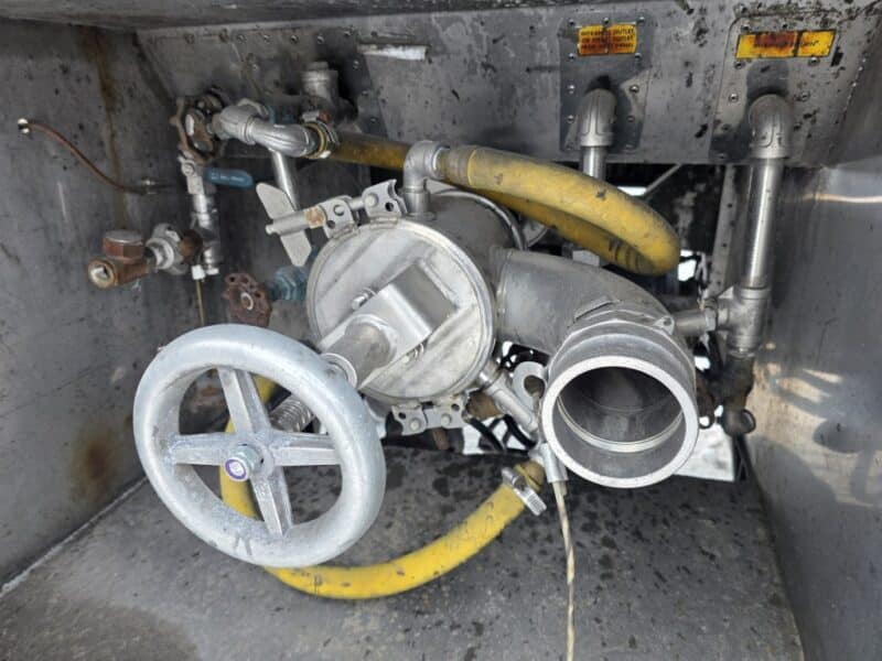 U-4852 1998 Polar 7000 Gallon Stainless Steel Semi Tanker