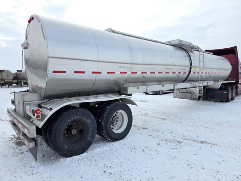 U-4852 1998 Polar 7000 Gallon Stainless Steel Semi Tanker