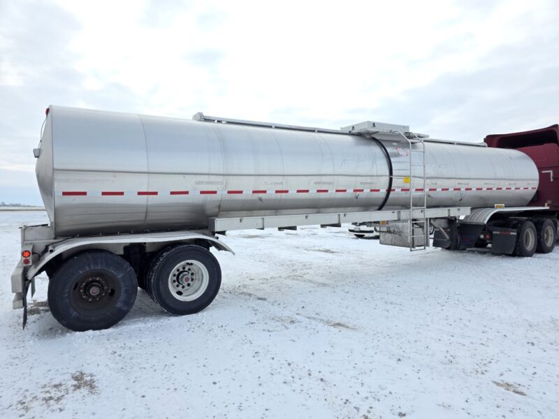 U-4852 1998 Polar 7000 Gallon Stainless Steel Semi Tanker