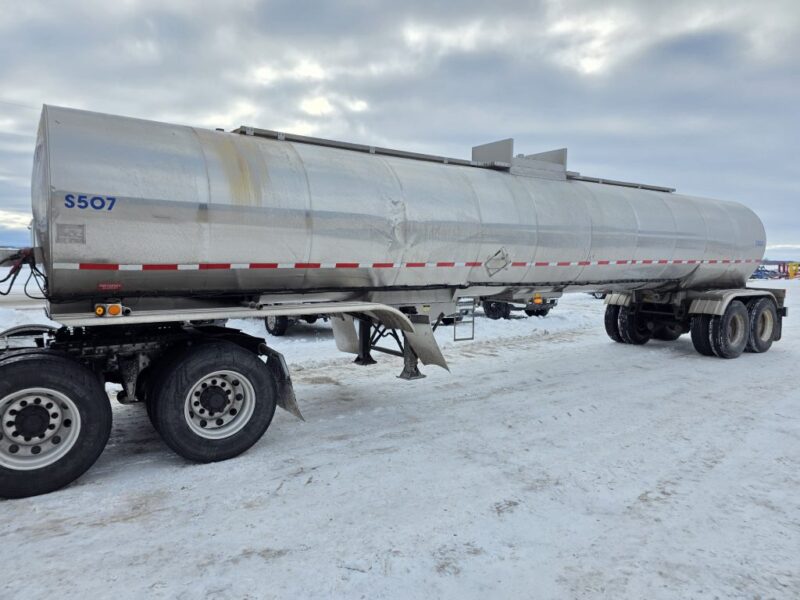 U-4853 1991 Brenner 6700 Gallon Stainless Steel Semi Tanker