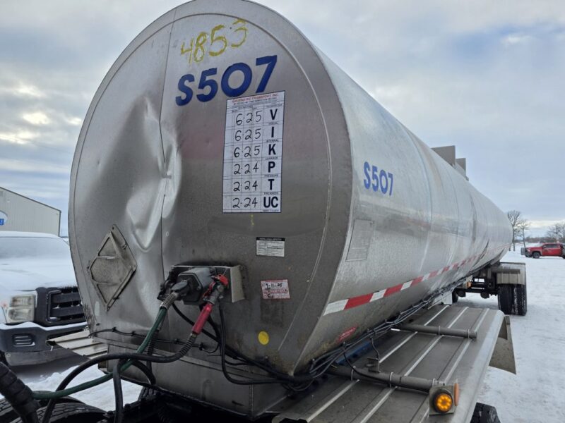 U-4853 1991 Brenner 6700 Gallon Stainless Steel Semi Tanker