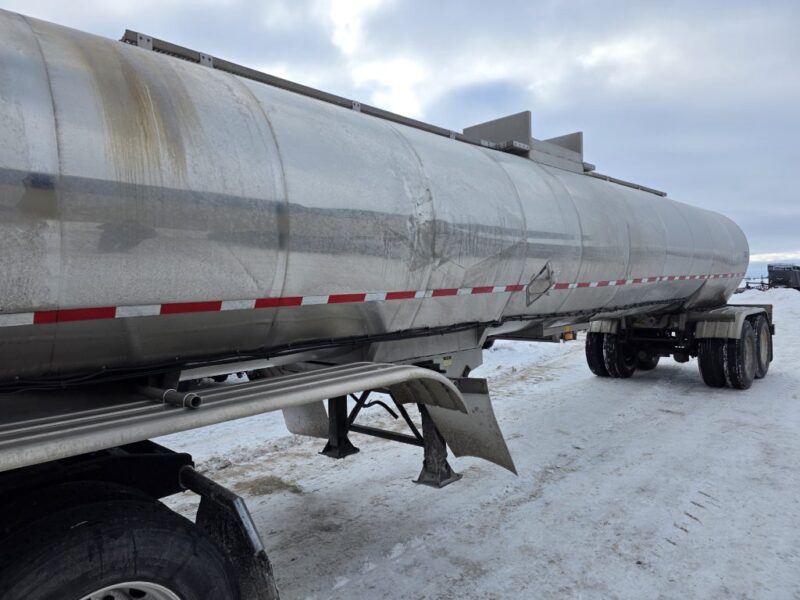U-4853 1991 Brenner 6700 Gallon Stainless Steel Semi Tanker