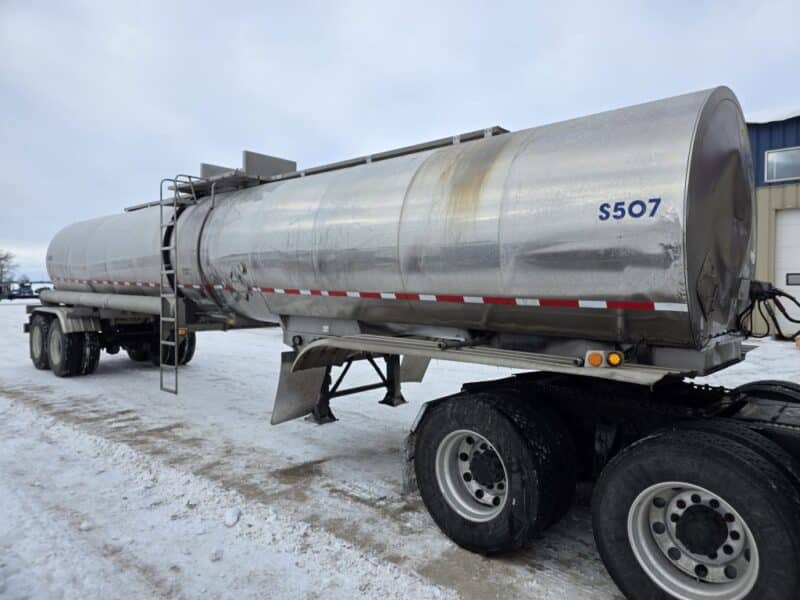 U-4853 1991 Brenner 6700 Gallon Stainless Steel Semi Tanker