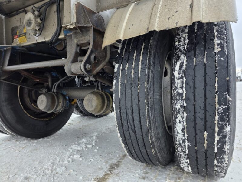 U-4853 1991 Brenner 6700 Gallon Stainless Steel Semi Tanker