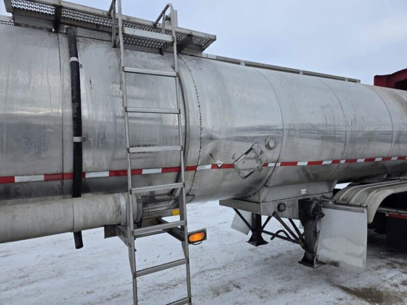 U-4853 1991 Brenner 6700 Gallon Stainless Steel Semi Tanker