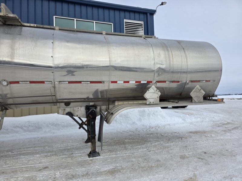 U-4857 1990 Brenner 7000 Gallon Stainless Steel Semi Tanker