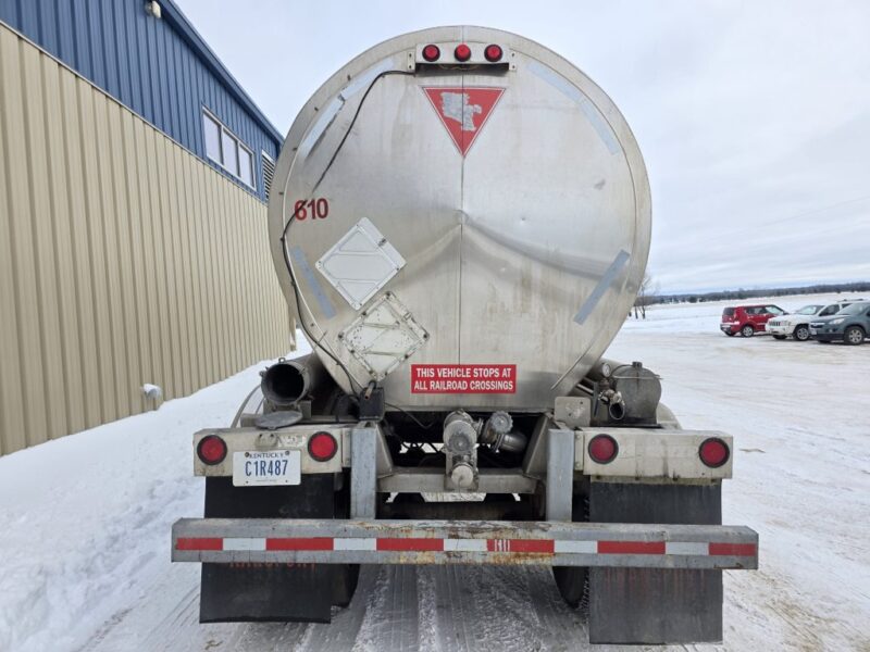 U-4857 1990 Brenner 7000 Gallon Stainless Steel Semi Tanker