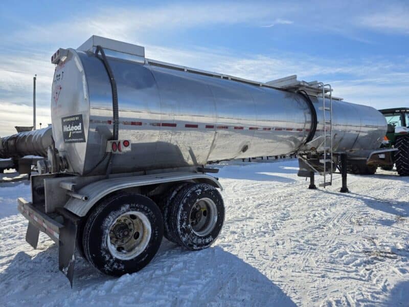 U-4858 1987 Fruehauf 6500 Gallon Stainless Steel Semi Tanker