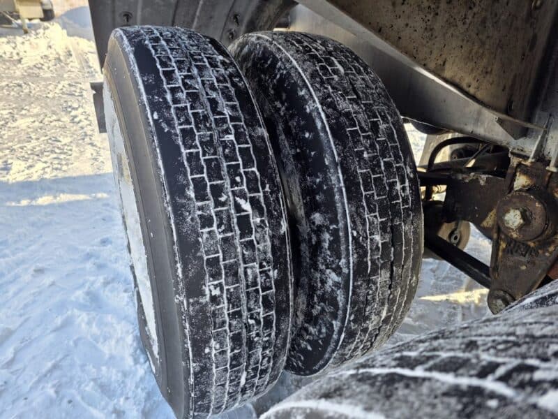 U-4858 1987 Fruehauf 6500 Gallon Stainless Steel Semi Tanker