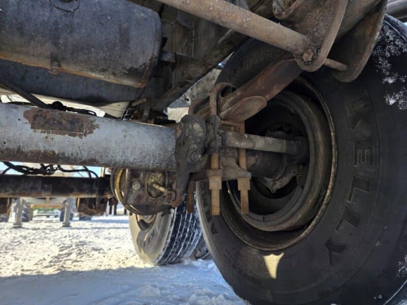 U-4858 1987 Fruehauf 6500 Gallon Stainless Steel Semi Tanker